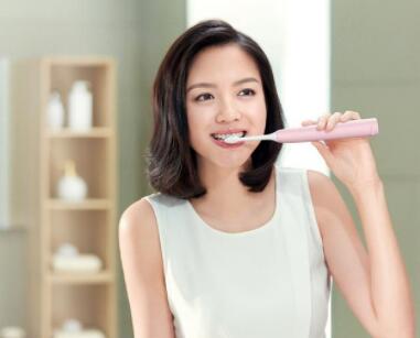 电动牙刷怎么用?是懒人神器还是科技噱头？电动牙刷到底好不好？