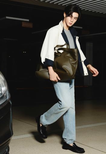 ����Զ����SAINT LAURENTʥ����2027�ļ���ʿʱװ��